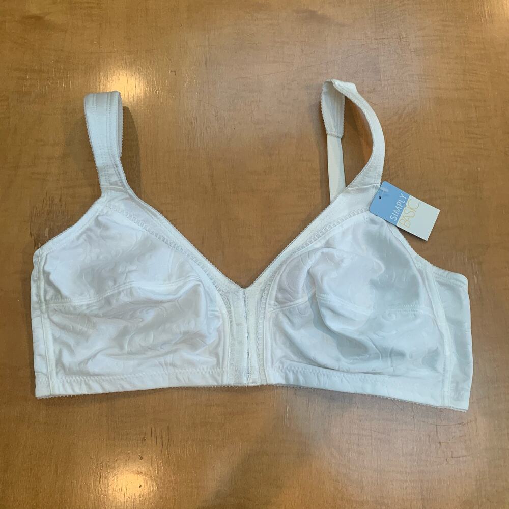 Simply Basic White Front Close Bra Size 40D No Wire Bra Style 5366 NWT